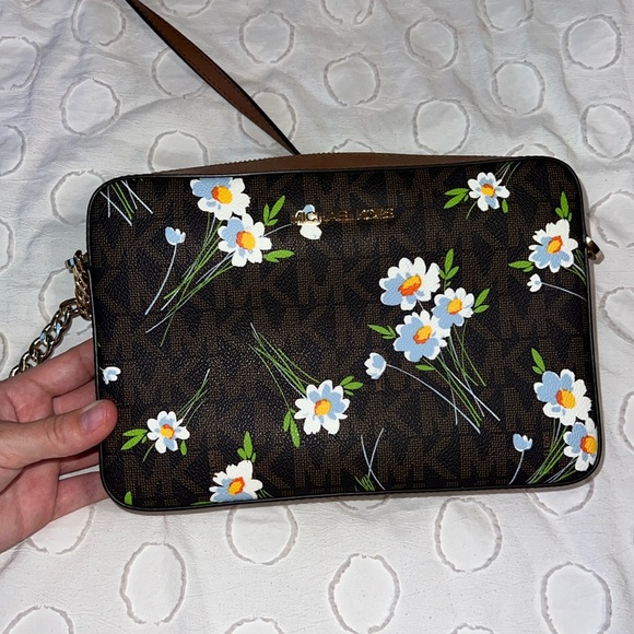 Michael Kors Handbags - Michael Kors Body Strap Purse